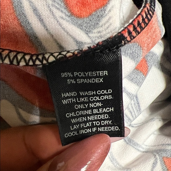 White House Black Market Red and Black Floral Blouse - Picture 6 of 6